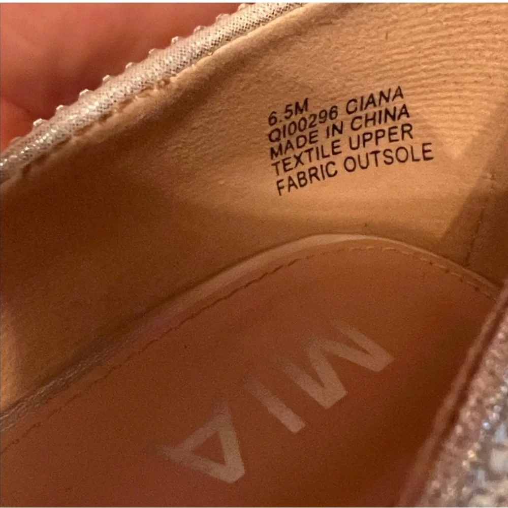 MIA Glittering Silver Heels - Picture 7 of 8